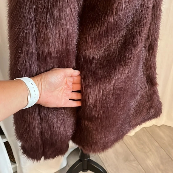 FOREVER  21 Faux Fur Coat Merlot Mandarin Collar Lined Pockets, Size M - Picture 3 of 10